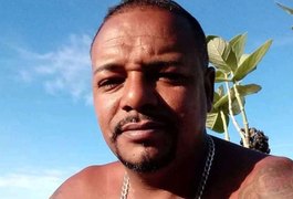 Homem é perseguido e morto a tiros em campo de futebol de Pão de Açúcar