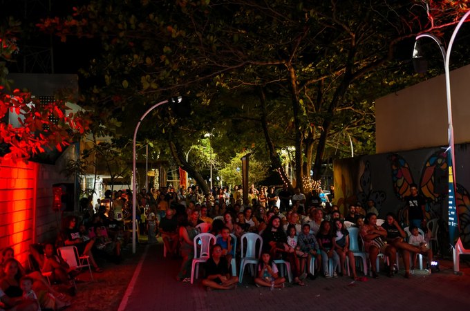 Cine Manguaba encerra festival com sessão histórica na vela de uma jangada na Massagueira neste domingo