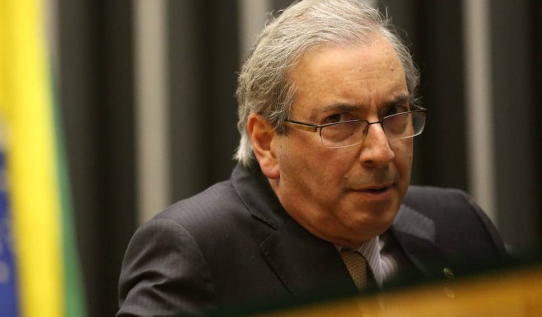 Ministro do STF determina afastamento de Cunha do mandato de deputado