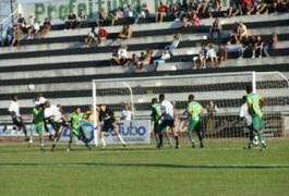 Derrota tira o alvinegro do G4 e time estaciona na 7ª posição com sete pontos