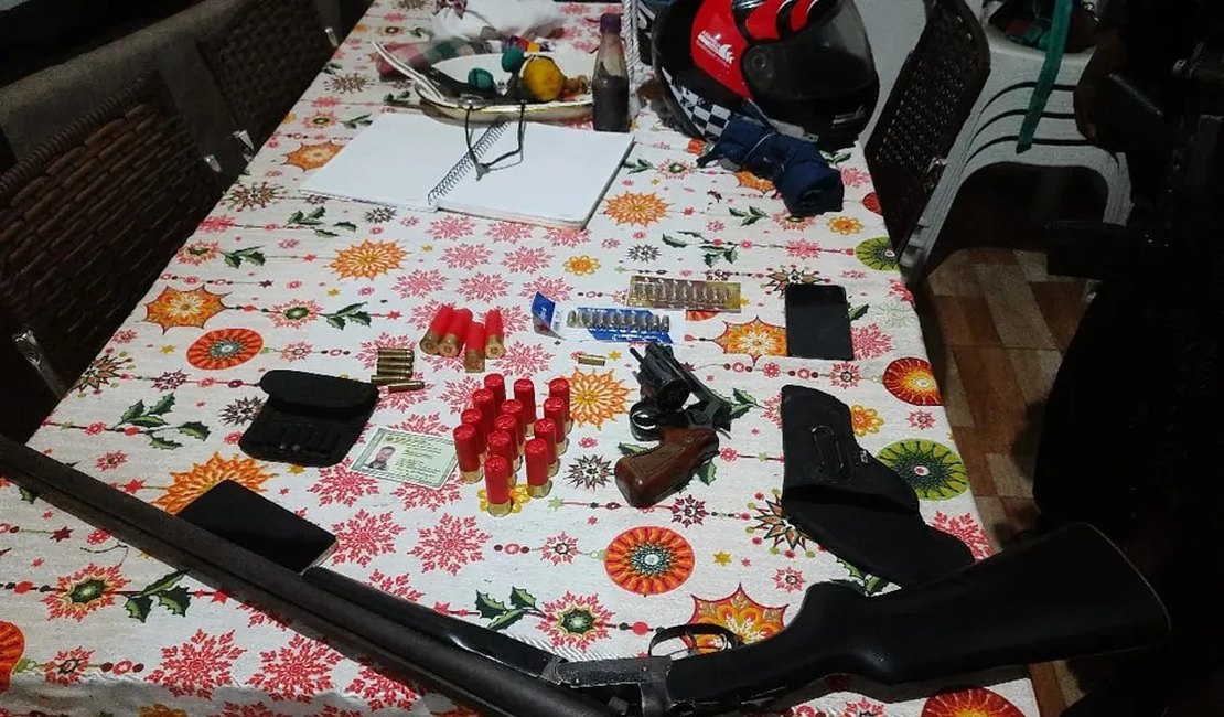 Homem é preso em Flexeiras, AL, com armas e munições