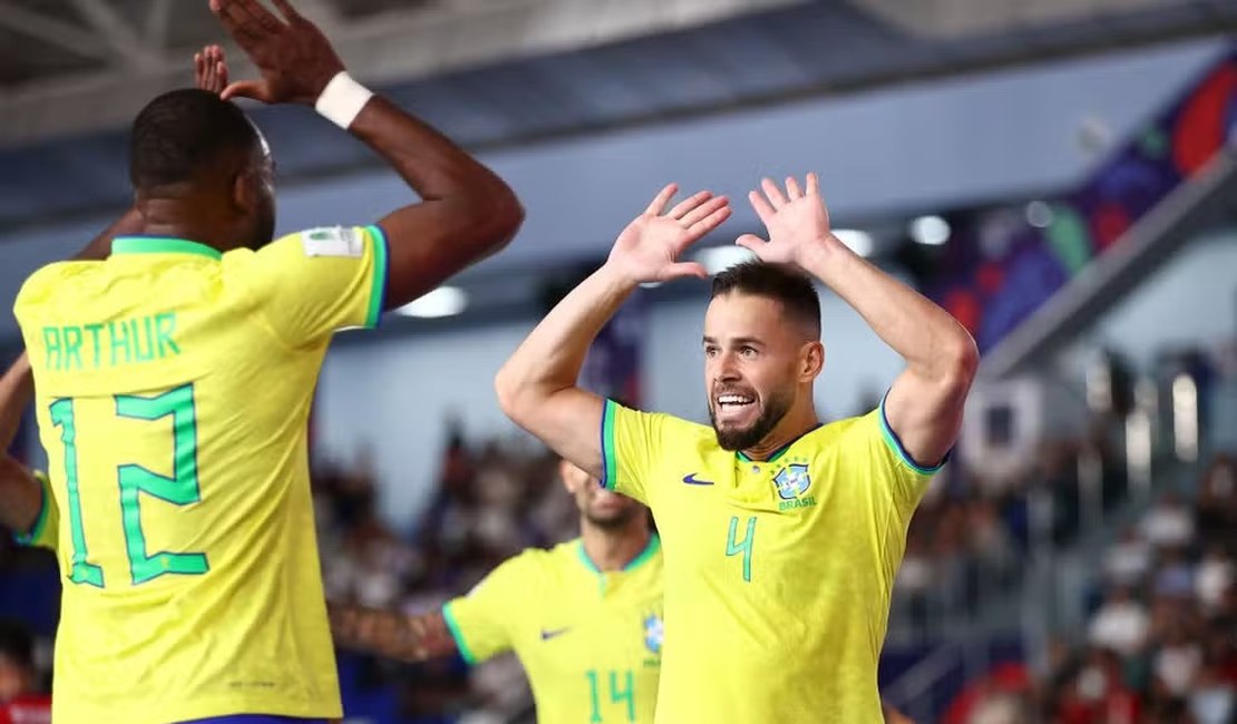 Brasil goleia Cuba por 1 a 0 na estreia na Copa do Mundo de Futsal