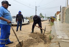 Casal verifica mais de cinquenta imóveis e identifica usos irregulares de água, em Arapiraca