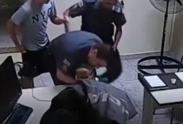 VÍDEO. Policiais militares salvam recém-nascido engasgado com leite