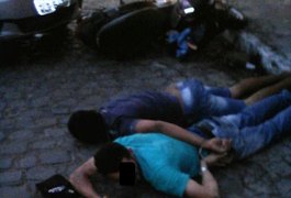 Dupla é presa após atirar em via pública e tentar fugir da polícia em Arapiraca