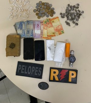 Trio tenta fugir da polícia pulando muros, mas é preso com crack e maconha no Sertão de AL