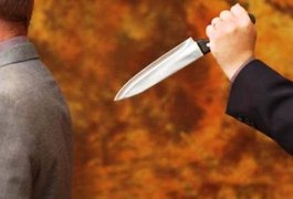 Homem mata próprio compadre a golpes de faca em São Sebastião