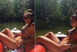 Sabrina Sato exibe curvas em passeio de barco na Tailândia