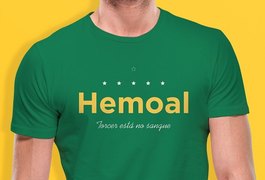 Doadores de sangue recebem camisa para torcer pela Seleção Brasileira