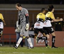 Rogério Ceni perde mais um penalti e São Paulo perde em casa