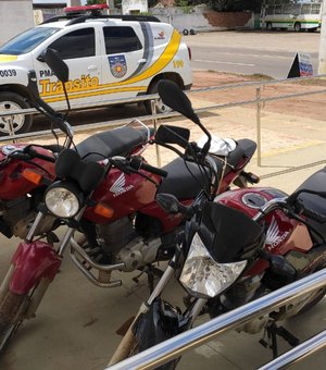 Agentes do 3º BPM e do grupamento aéreo localizam motos roubadas, em Lagoa da Canoa