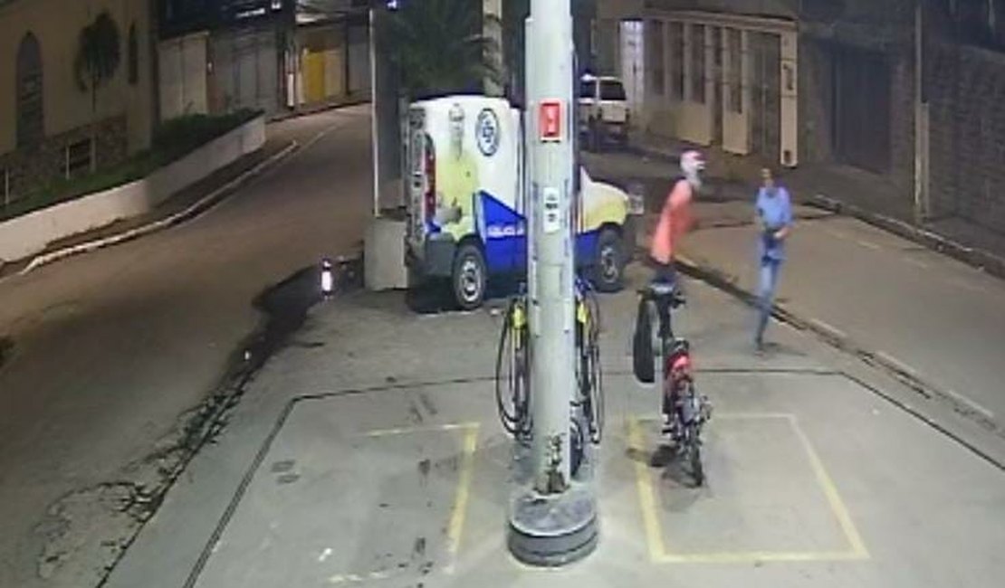 Cliente conta detalhes sobre assalto a frentista em posto de Arapiraca: 'Estava tremendo'