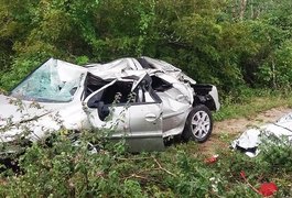 Condutor morre após carro capotar na BR-423, em Delmiro Gouveia