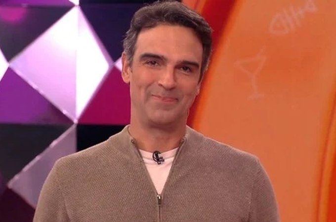 Tadeu Schmidt abre o BBB com homenagem ao irmão Oscar Schmidt nesta sexta (17)