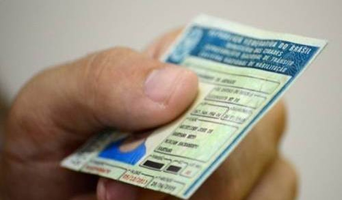 Alunos de autoescola esperam até 90 dias para realizar exame de direção