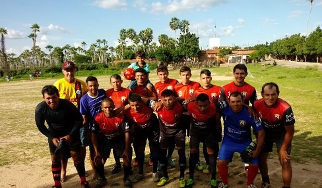 Raio atinge campo de futebol e derruba time inteiro no chão, no CE: “Foi horrível”