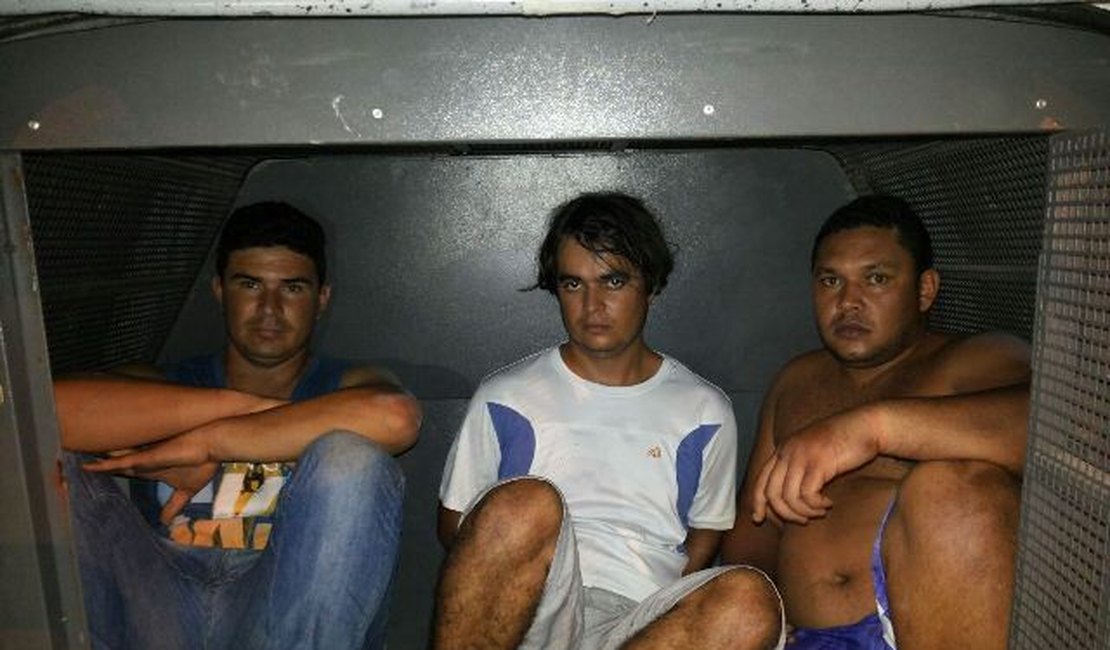 Três homens são detidos com 83kg de maconha em Arapiraca