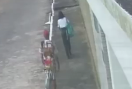 VÍDEO: Homem é rendido pela população após assaltar mulher em Arapiraca