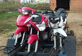 Criminosos furtam quatro motocicletas para o desmanche, em São Miguel dos Campos
