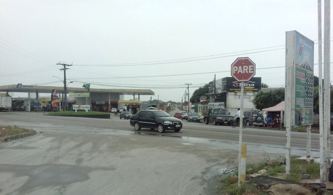 Moradores da Canafístula reclamam de dificuldades de acesso e saída do bairro pela AL 110