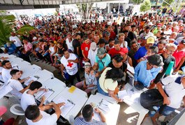 Mutirão atende pessoas em situação de rua com diversos serviços nesta terça (6), em Maceió