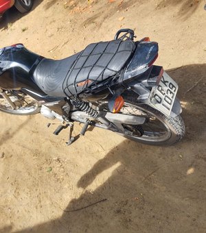 Criminosos roubam moto e objetos de vítimas na zona rural de Craíbas; no local ainda abandonaram outra moto roubada