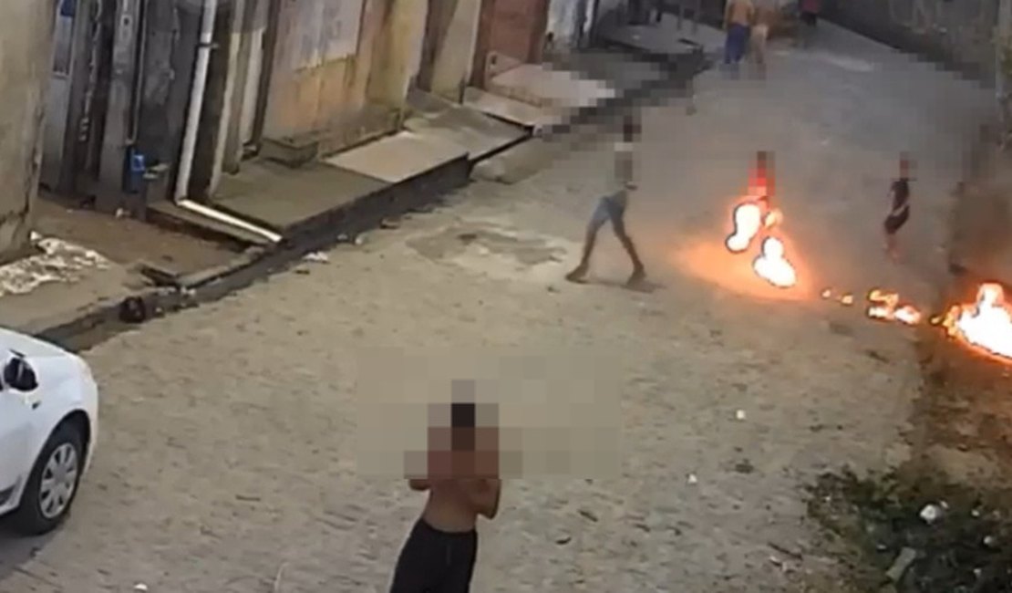 VÍDEO: Menino fica com pernas em chamas em acidente com fogos de artifício, em AL; criança sofreu queimaduras de 3° grau