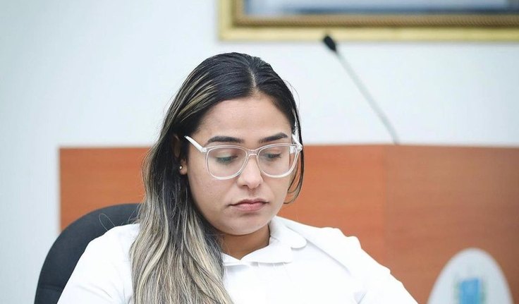 Vereadora de Campo Alegre denuncia colega parlamentar por crime de ameaça