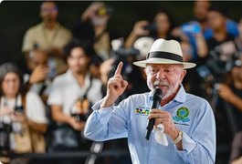 Lula diz que esquerda terá de usar verde e amarelo na Copa ‘para não deixar cores do Brasil serem tomadas’