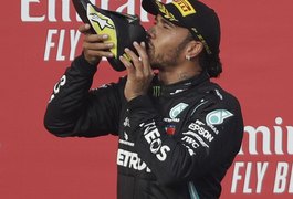 Hamilton ganha em Ímola e fica a uma corrida do hepta da Fórmula 1