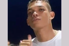 Trio criminoso mata jovem com 12 tiros e deixa dois feridos em cerco na saída de festa na PB