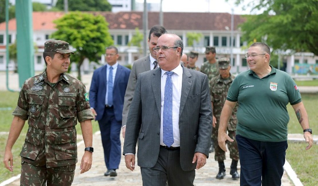 Corregedor visita representantes do Exército Brasileiro e reafirma parceria