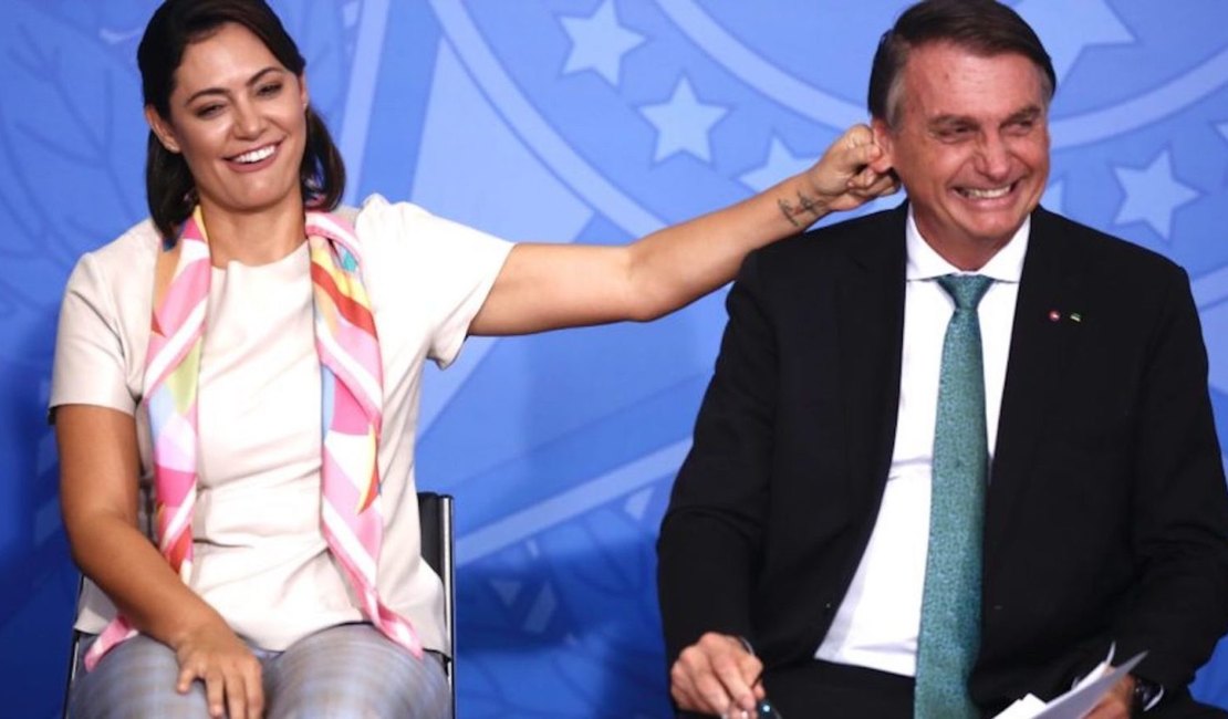 'Te amo, meu príncipe': Michelle se declara a Bolsonaro após visita na Polícia Federal