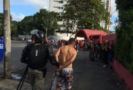 Vídeo: Briga entre torcidas do Sport e Santa Cruz deixa um ferido em Recife