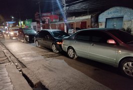 Engavetamento envolvendo três carros é registrado no bairro Baixa Grande