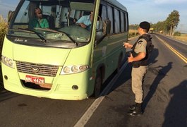 PM realiza abordagens a transportes coletivos e previne assaltos no interior de AL