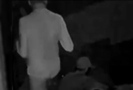 VÍDEO: Pastor de calcinha retoma 'investigações’ e é flagrado com homem em situação de rua