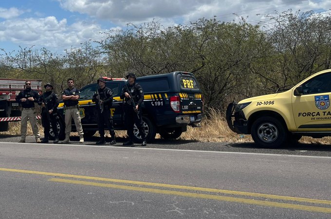 Pelopes do 9º BPM recupera caminhão roubado em Pernambuco, abandonado, em Delmiro Gouveia