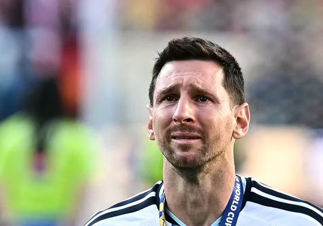 Lionel Messi anuncia aposentadoria da seleção argentina