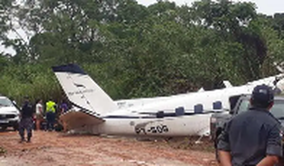 Avião cai no Amazonas e deixa 14 turistas mortos