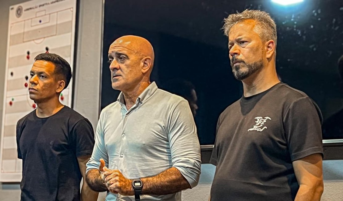 Itamar Schülle é apresentado ao elenco do ASA para dar sequência à temporada do Alvinegro