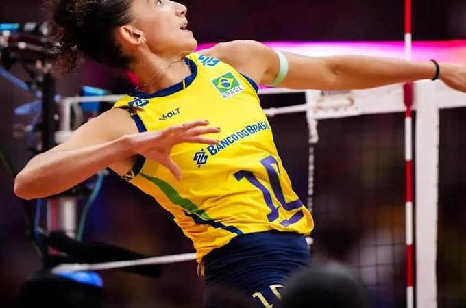 Gabi Guimarães é segunda melhor jogadora de vôlei do mundo em 2025