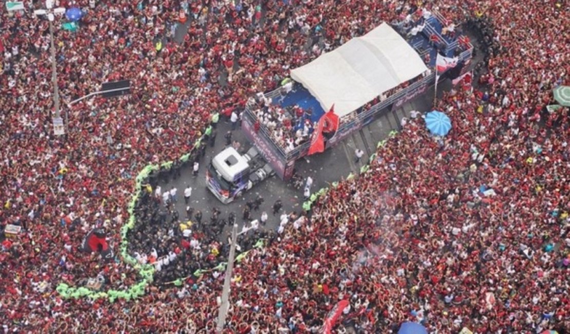 Sem precisar entrar em campo, Flamengo torna-se campeão brasileiro