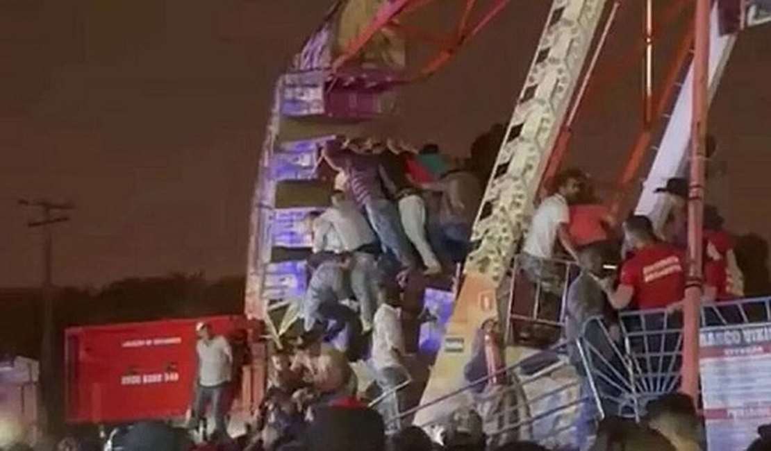 VÍDEO. Brinquedo de parque de diversões trava e oito pessoas acabam feridas em MG