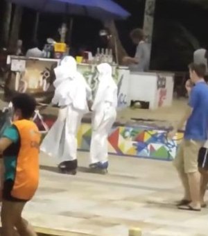 Freiras andam de patins em calçadão de Fortaleza e viralizam na internet: 'Alegria que vem de Deus'