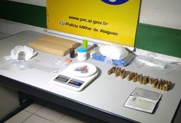 Durante operação, BPE apreende R$ 30 mil em cocaína e 70 munições em grota