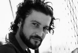 Ator de Malhação e Gênesis é preso por porte ilegal de arma de fogo no Rio de Janeiro