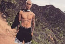 Justin Bieber chega ao Brasil e pede para conhecer Anitta