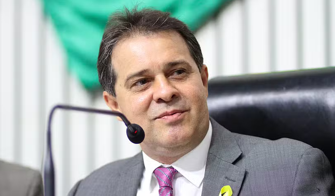 Em disputa acirrada, Evandro Leitão (PT) bate André Fernandes (PL) e é eleito em Fortaleza