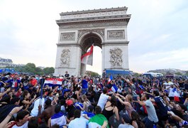 Seleção francesa chega nesta manhã a Paris e será homenageada